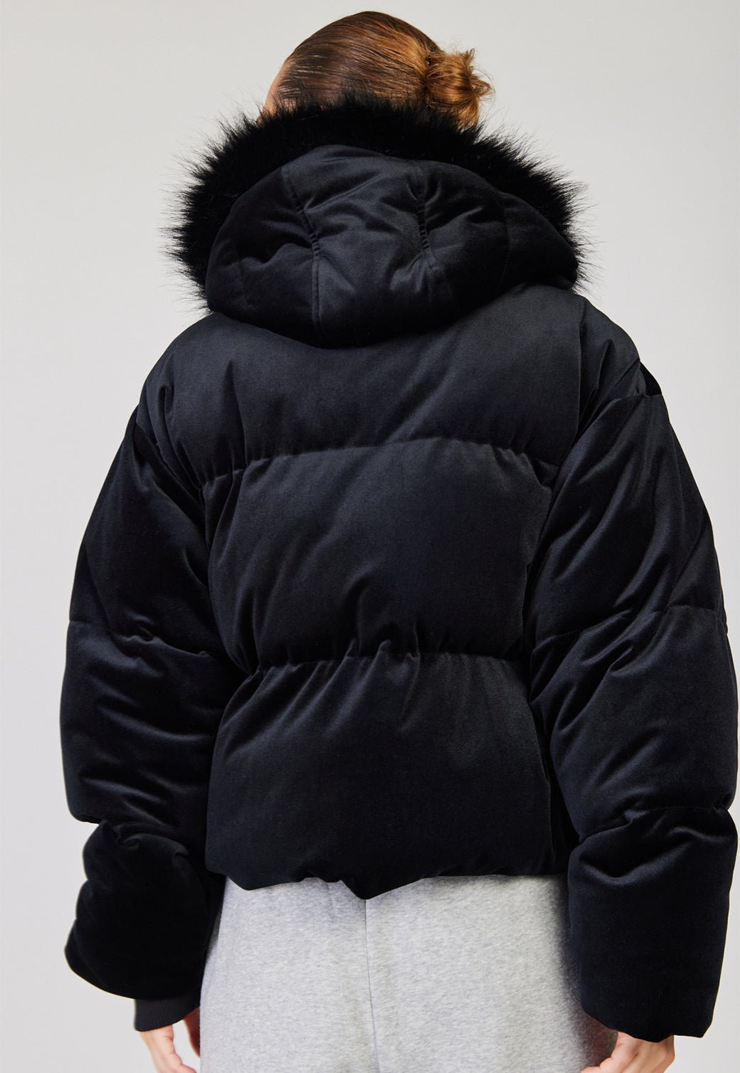מעיל קטיפה בגימור נוצות Puffa נשים - Juicy Couture
