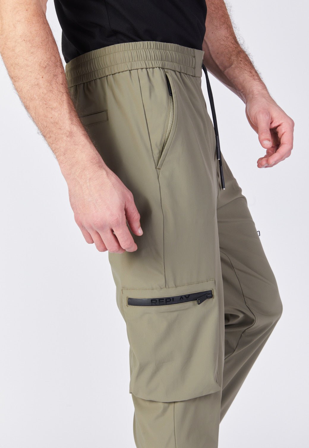 מכנסי טרנינג ארוכים מבד ניילון בצבע זית גברים - Replay