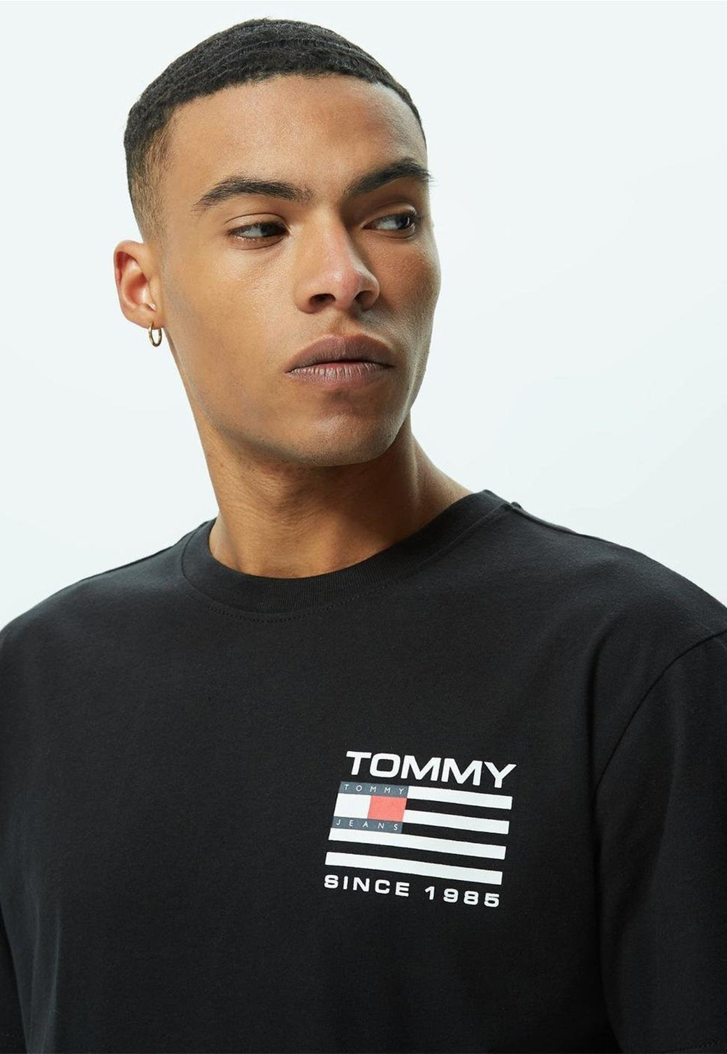 TJM CLSC RWB BACK LOGO TEE Black 991215125 - Tommy Hillfiger