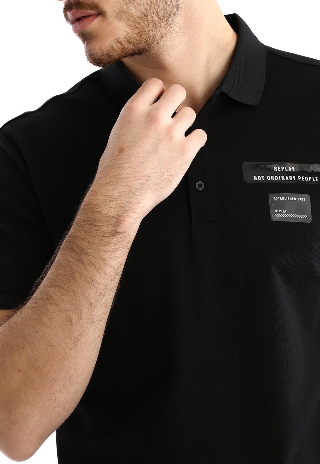 חולצת פולו קצרה מבד פיקה עם הדפס לוגו קטן גברים - Replay