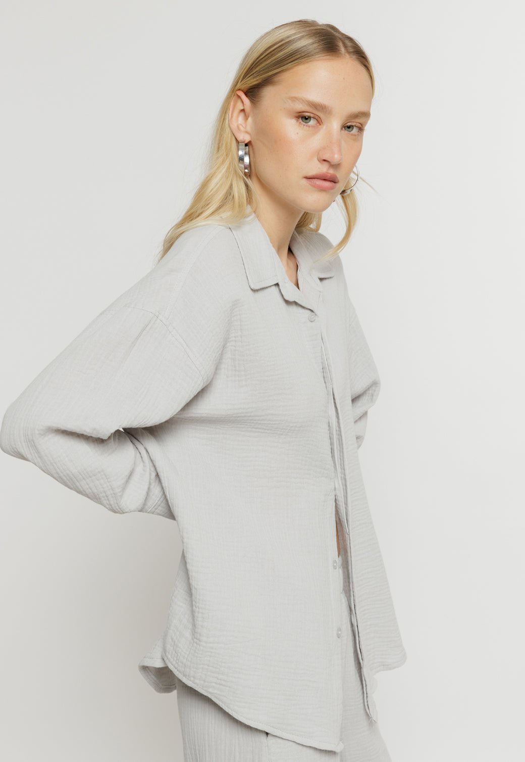חולצה מכופתרת מבד טטרה Sigrid נשים - Juicy Couture