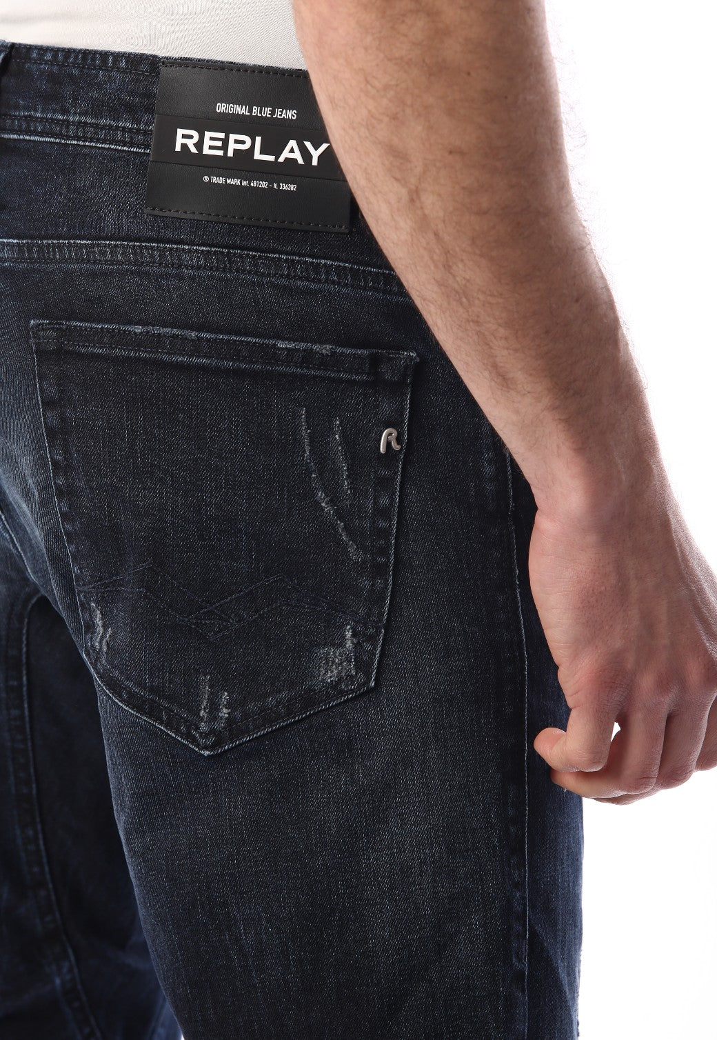 ג'ינס קצר עם שפשוף | גברים BLUE / 31