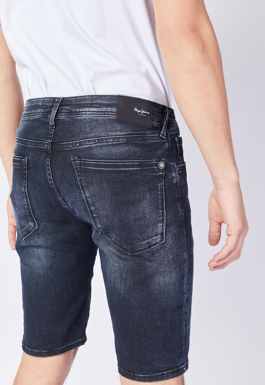 ג'ינס ברמודה לגברים