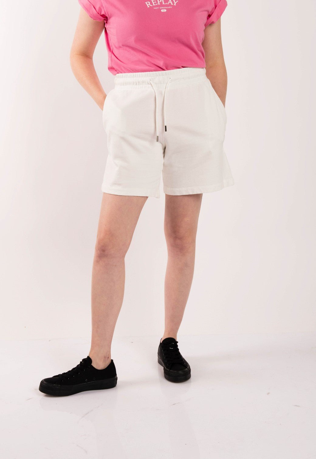 מכנסיים קצרים עם לוגו | נשים WHITE / S