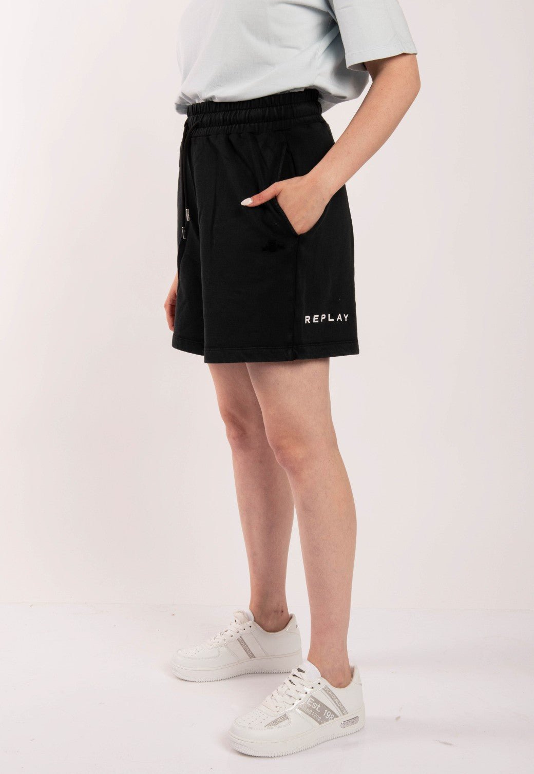 מכנסיים קצרים עם לוגו | נשים BLACK / S