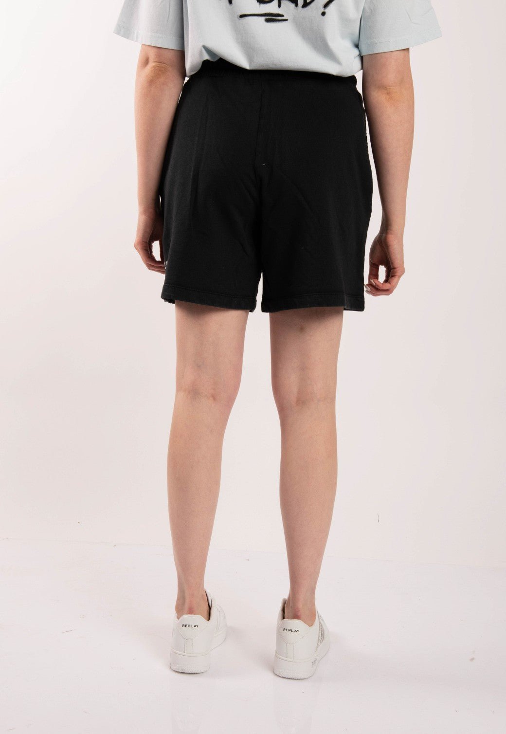 מכנסיים קצרים עם לוגו | נשים BLACK / S
