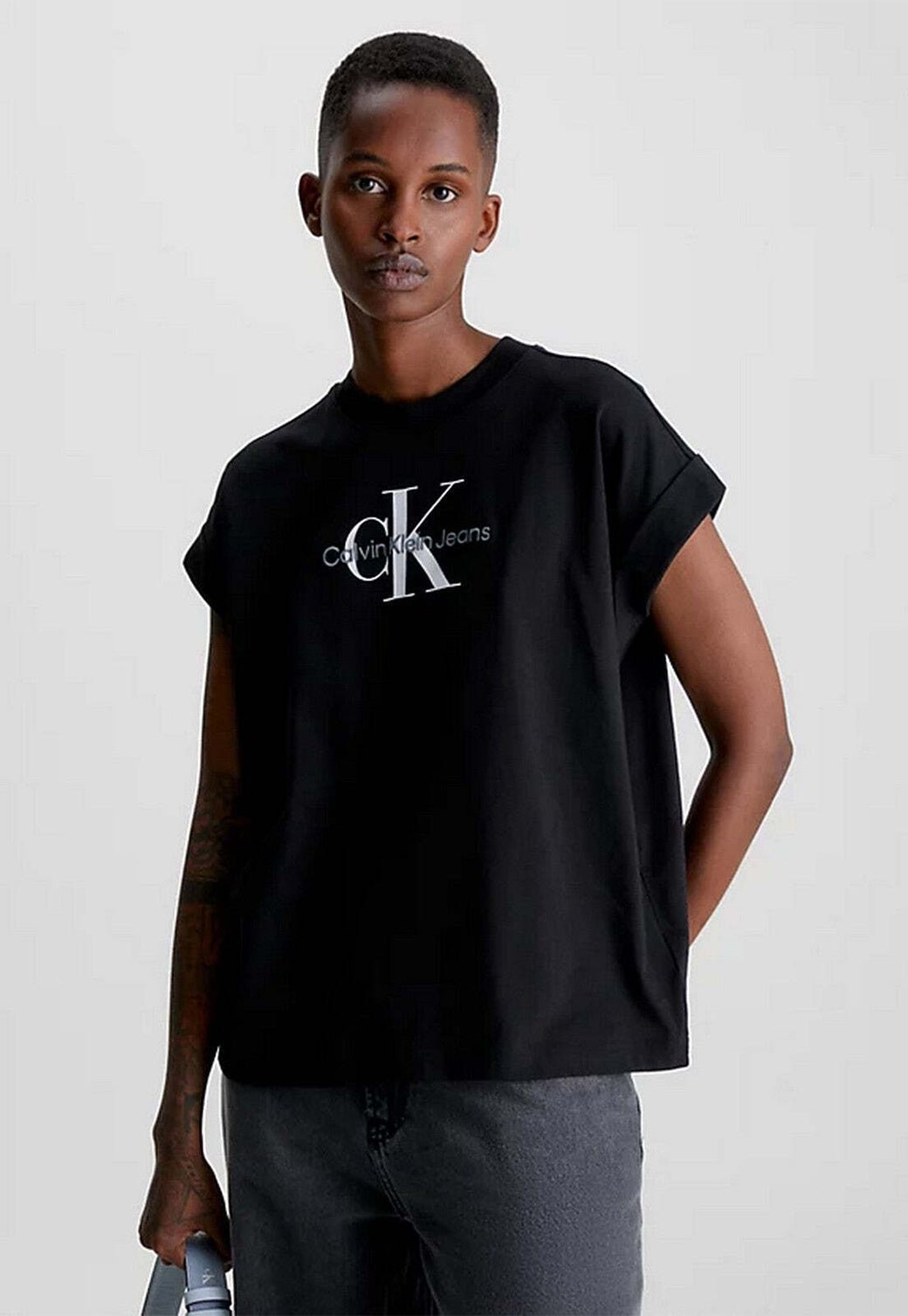 ARCHIVAL MONOLOGO RELAXED TEE Ck Black 893626807 - Calvin Klein