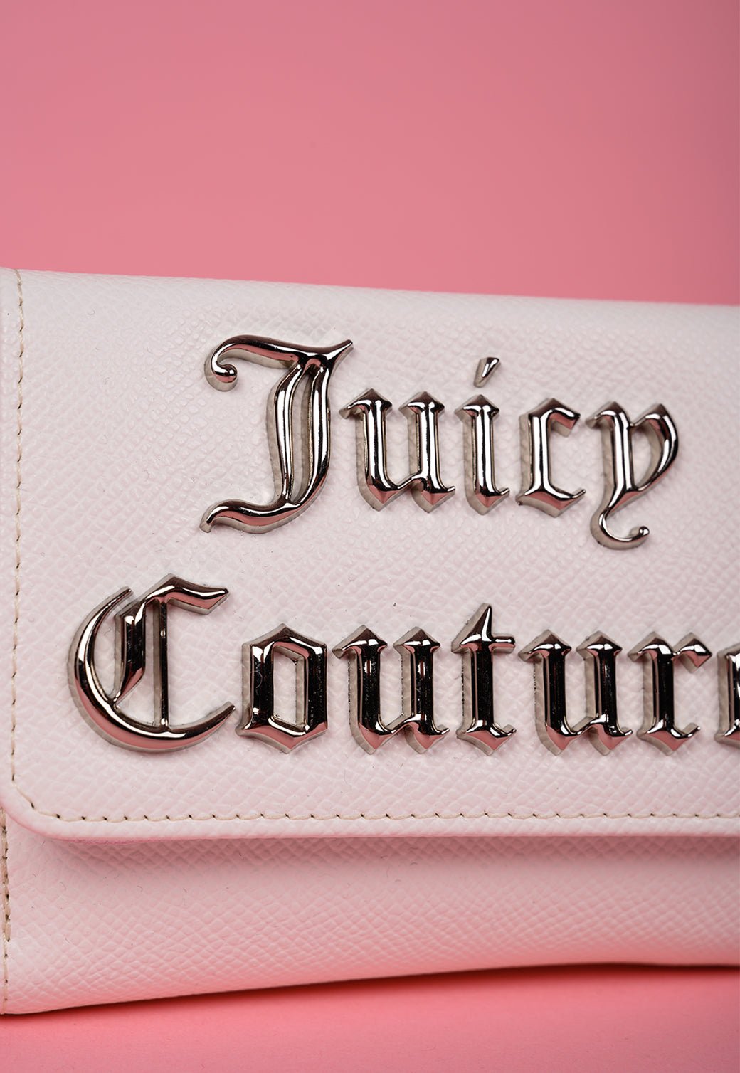 ארנק קטן עם לוגו מטאלי בולט - Juicy Couture