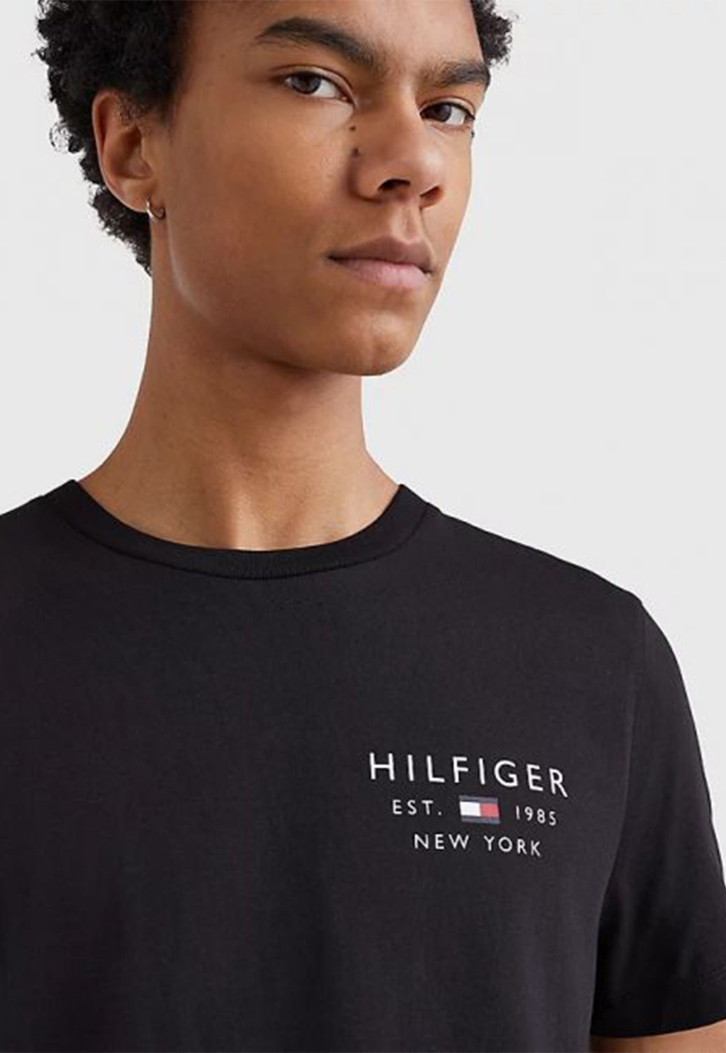 BRAND LOVE SMALL LOGO TEE Black 991216049 - Tommy Hillfiger