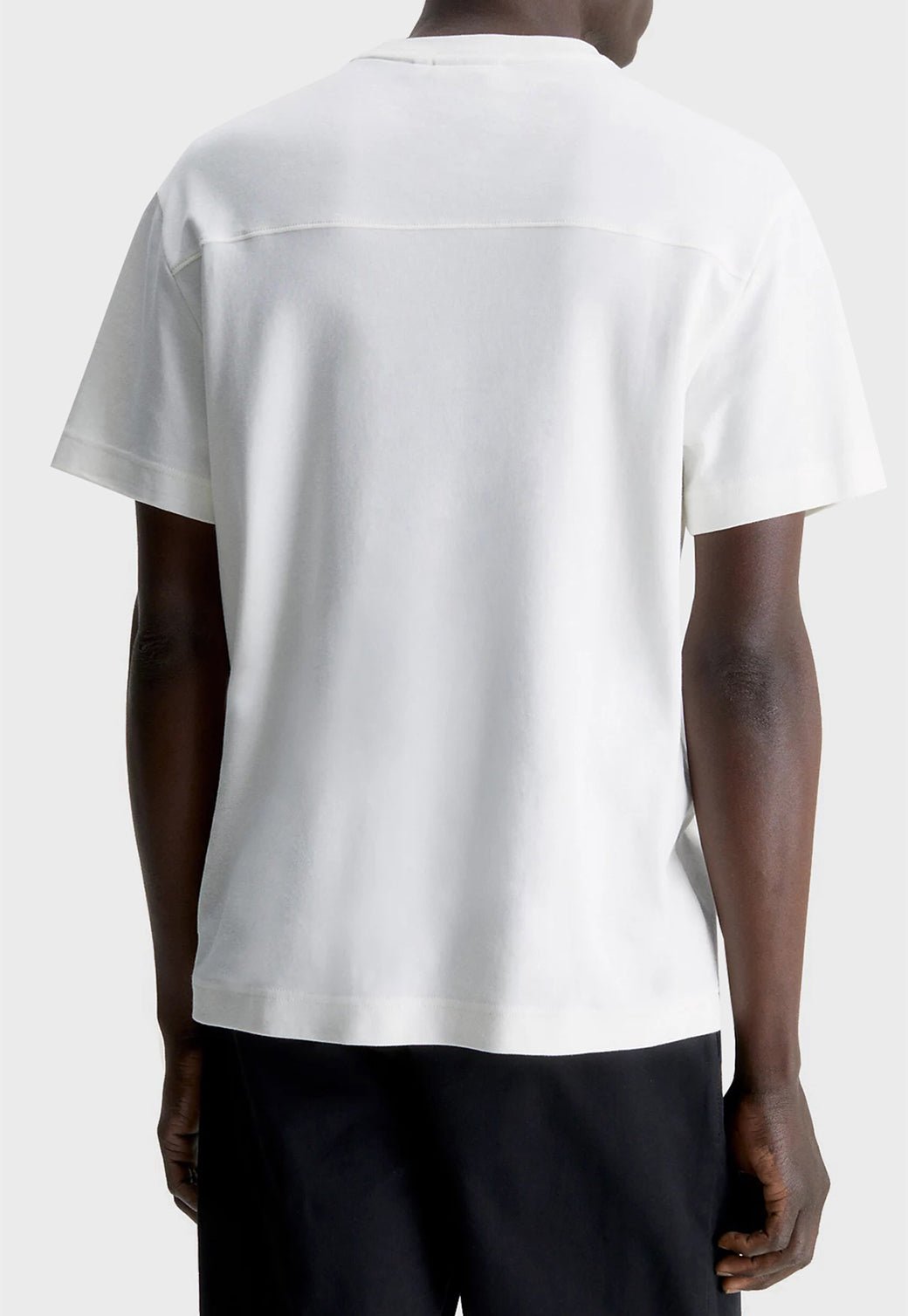 COMFORT DEBOSSED LOGO T-SHIRT Egret 893627071 - Calvin Klein