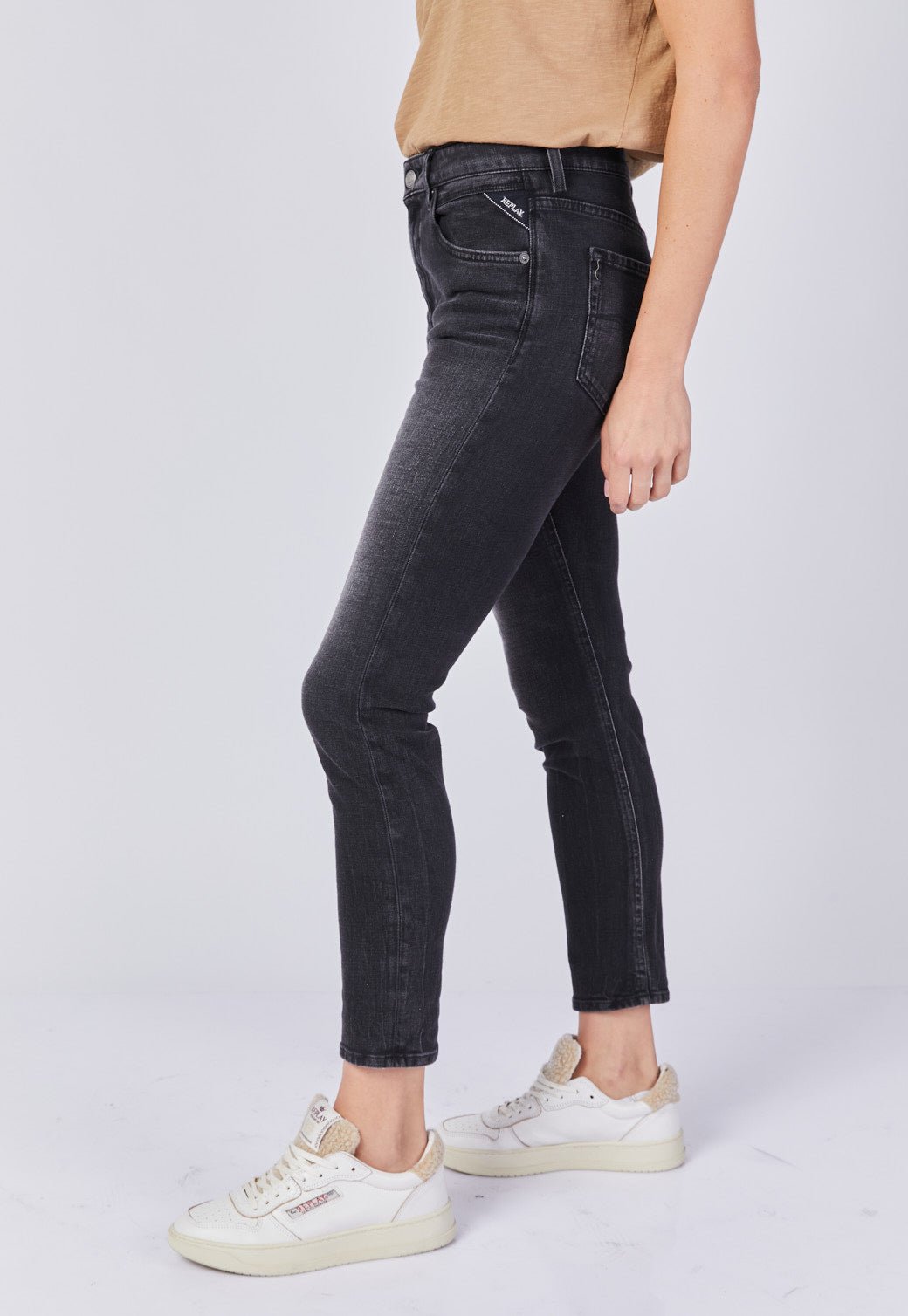 ג׳ינס בגזרה ישרה בגובה Mid Rise נשים נשים - Replay