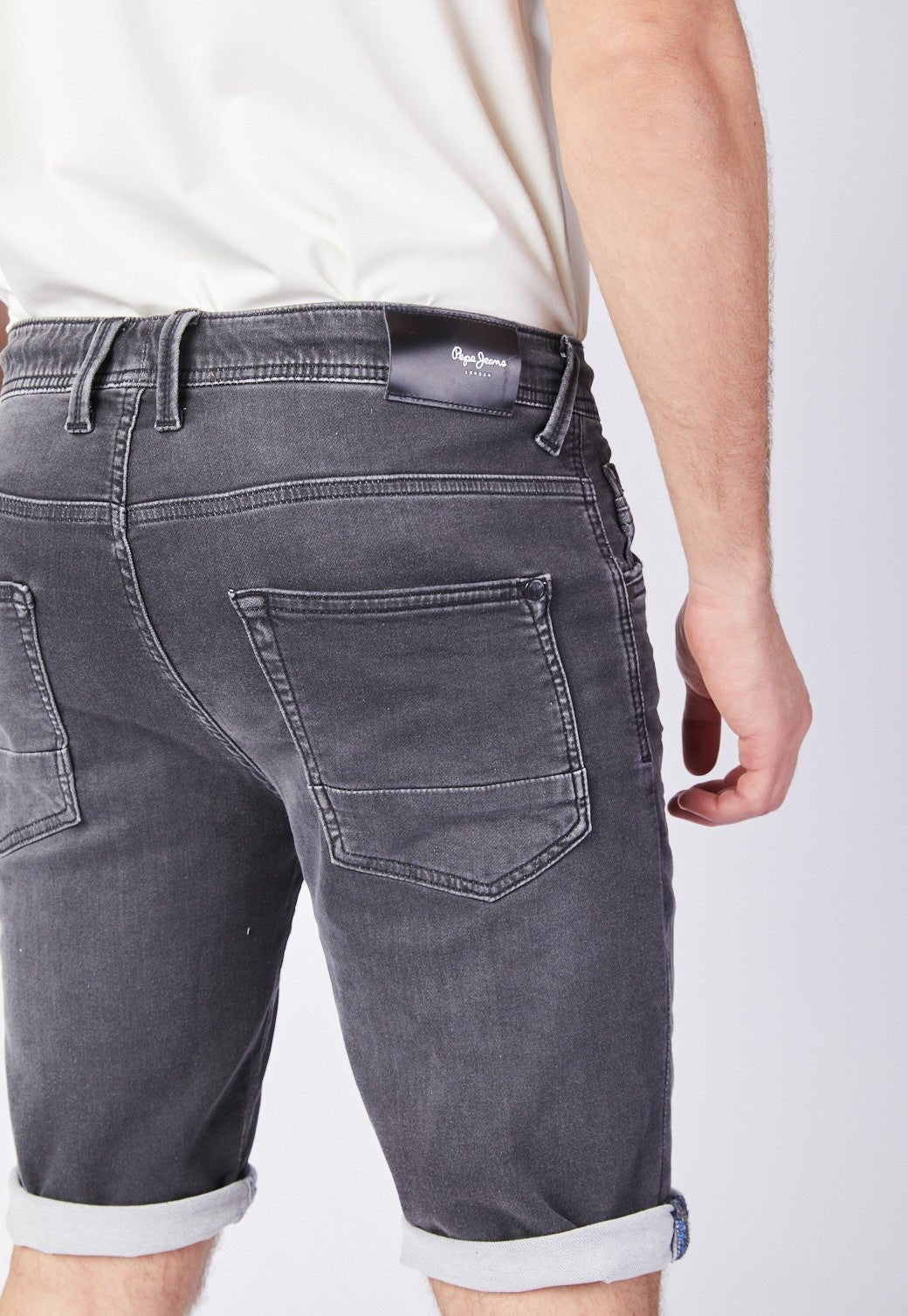 ג'ינס ברמודה עם גומי ושרוך לגברים - Pepe Jeans