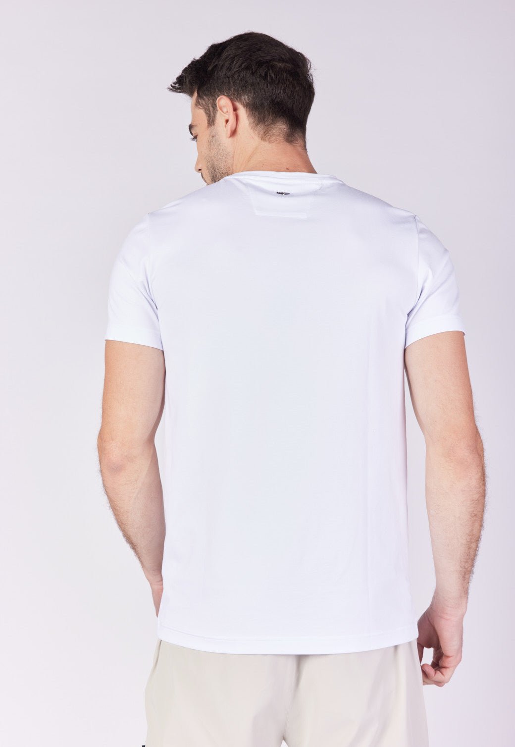 טי שירט קצרה בצבע לבן עם הדפס לוגו בחזית גברים - Replay