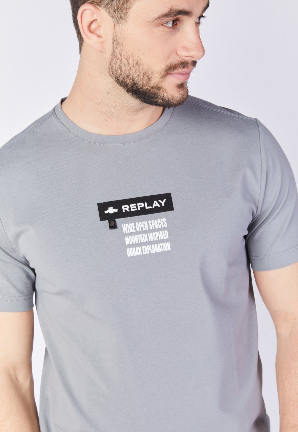טי שירט קצרה לייקרה עם הדפס לוגו בחזית גברים - Replay