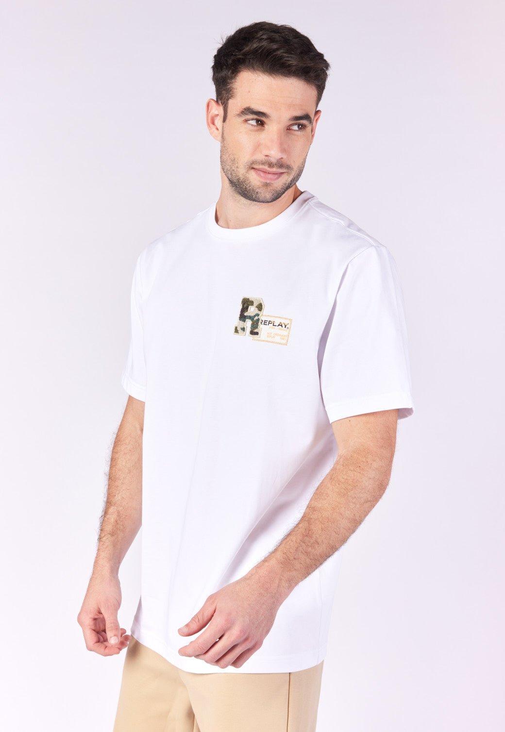 טי שירט קצרה רחבה בצבע לבן עם לוגו פאץ' צבאי גברים - Replay