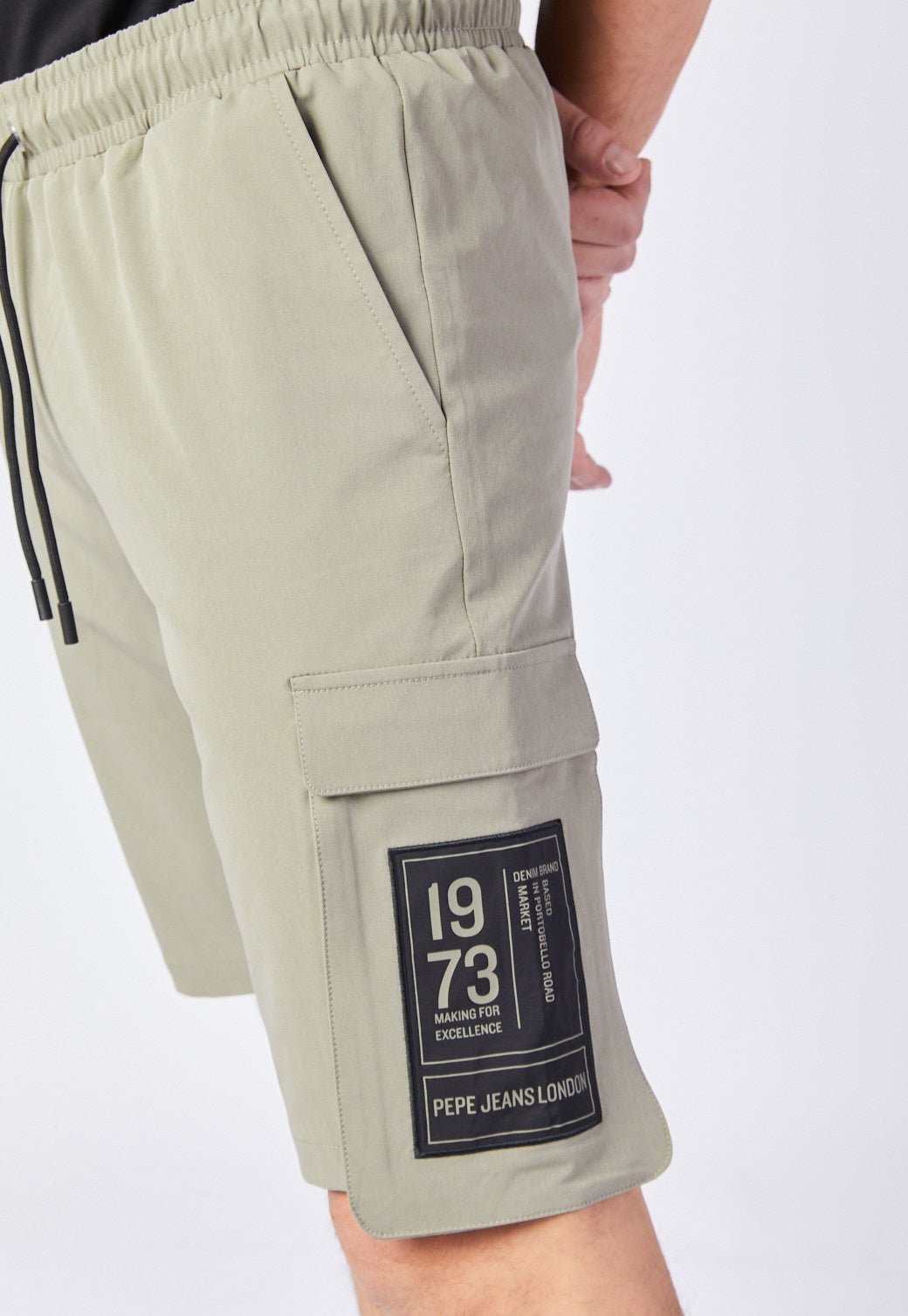 מכנסי ברמודה קצרים מניילון - Pepe Jeans