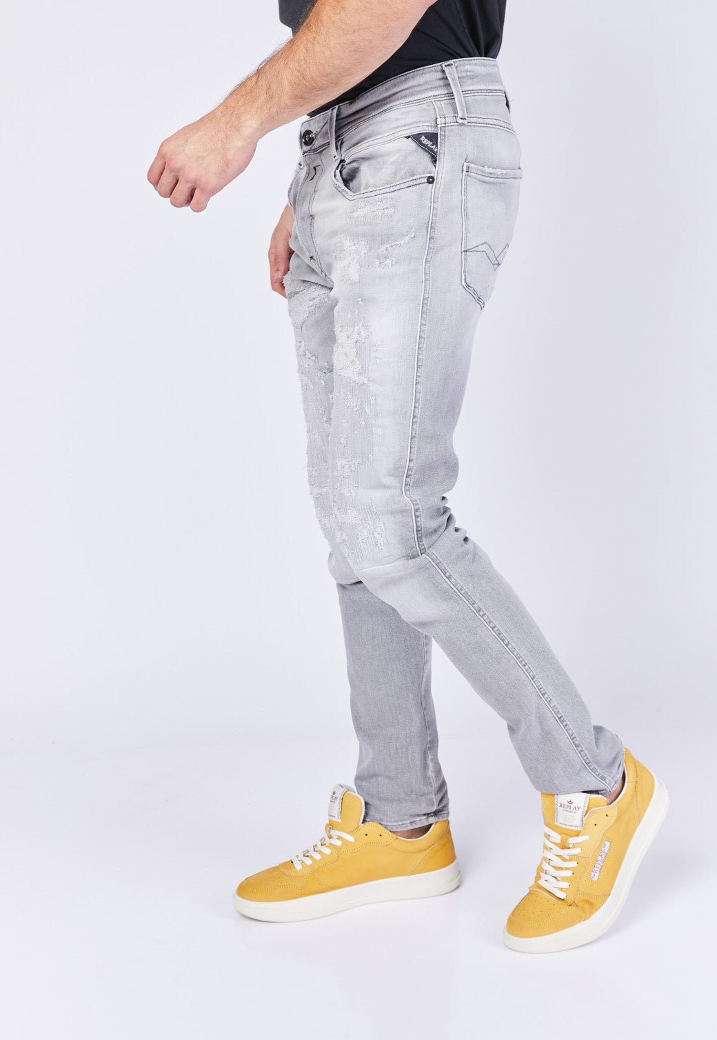 מכנסי ג'ינס בגזרת Slim עם קרעים מתופרים גברים - Replay