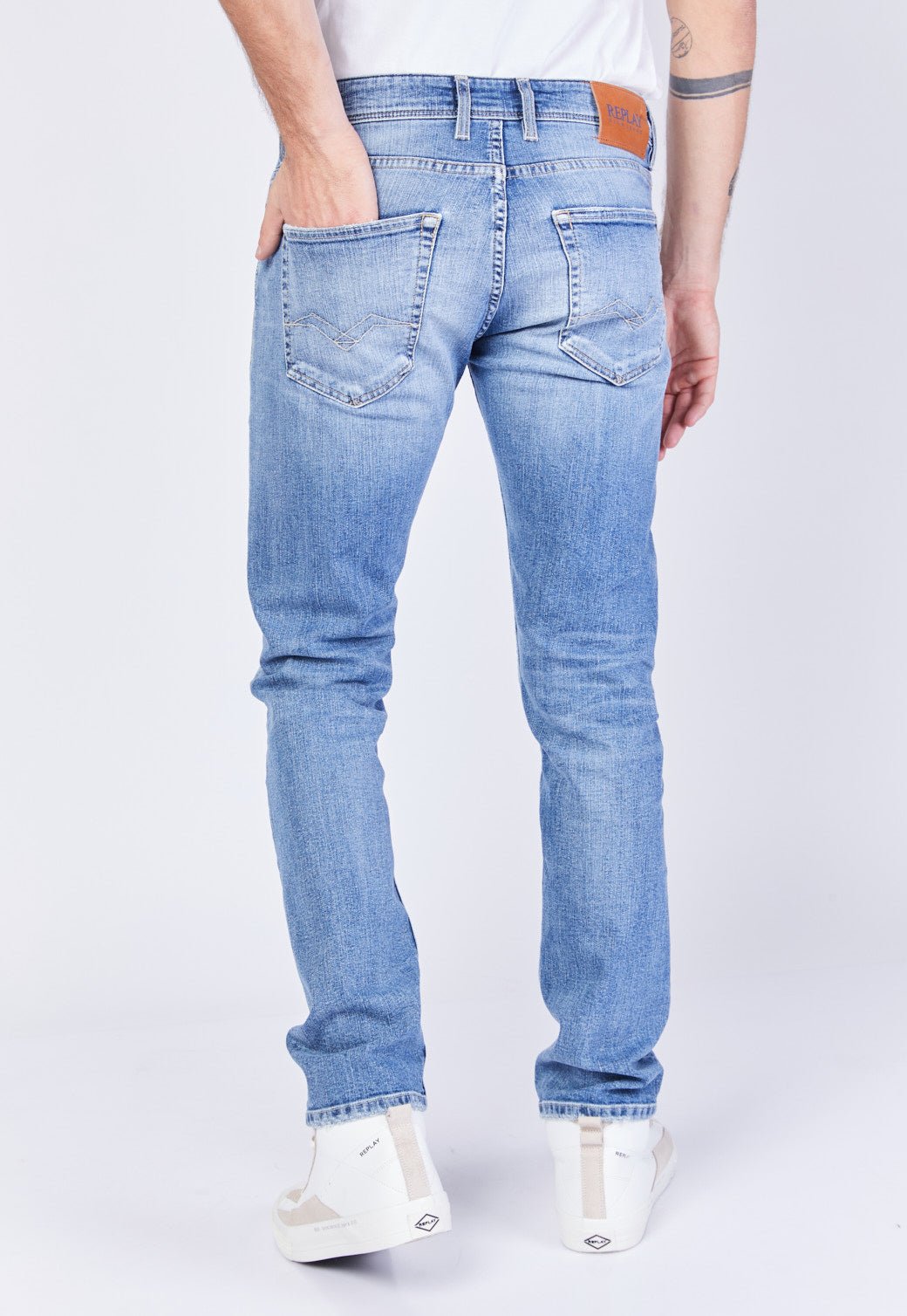 מכנסי ג'ינס בגזרת סלים עם שפשופים גברים - Replay