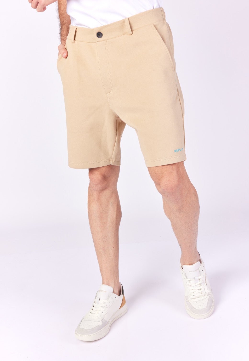 מכנסי צ'ינו קצרים מבד פיקה בצבע בז' גברים - Replay