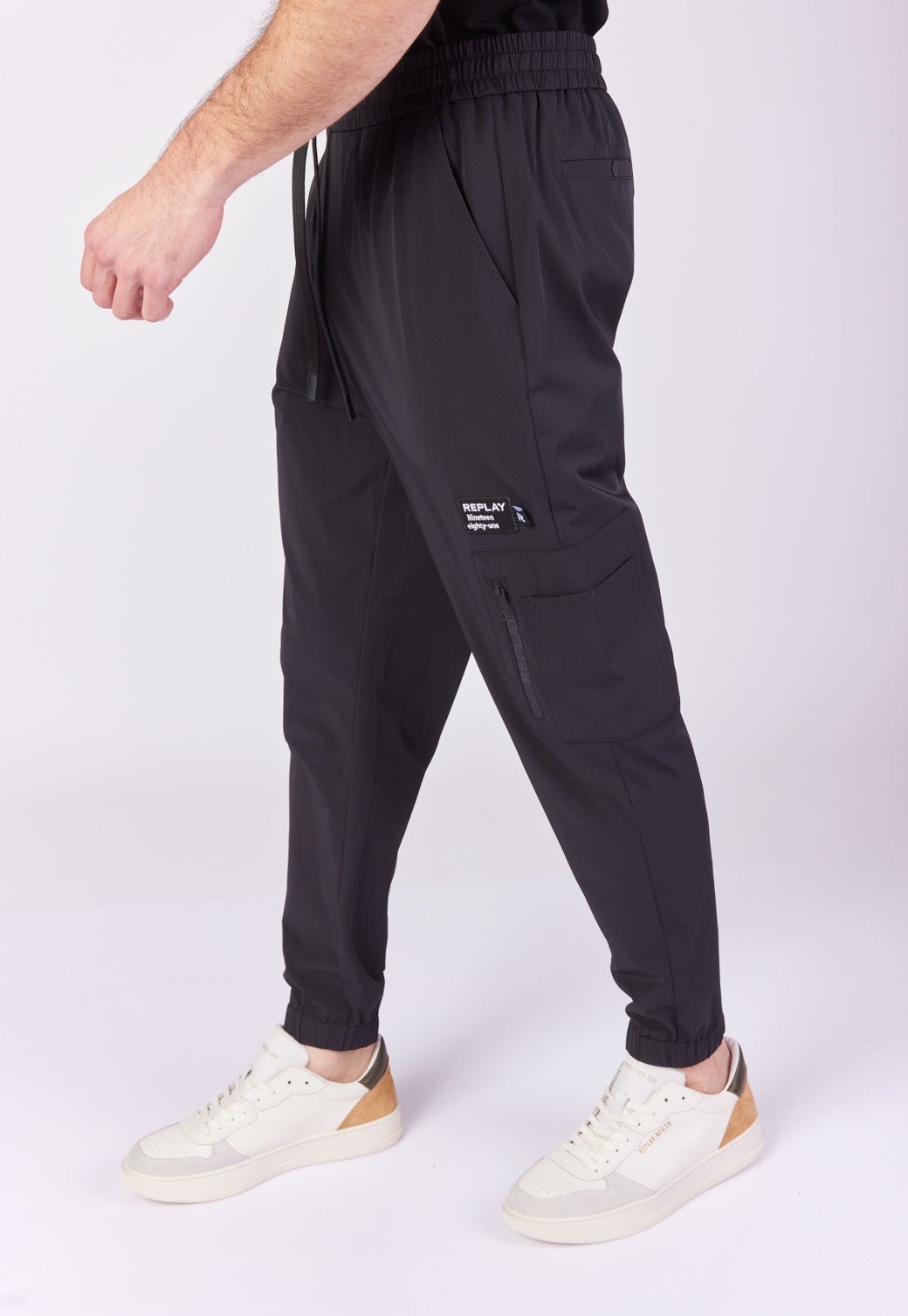 מכנסי טרנינג ארוכים מבד ניילון בצבע שחור גברים - Replay