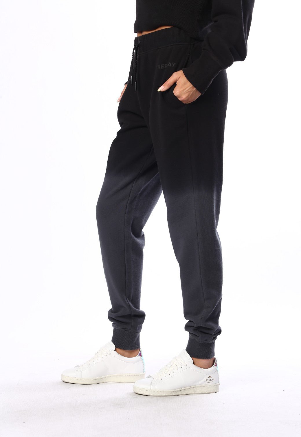 מכנסי טרנינג פרנץ' טרי ארוך טאי דאי ולוגו קטן צד שמאל נשים - Replay