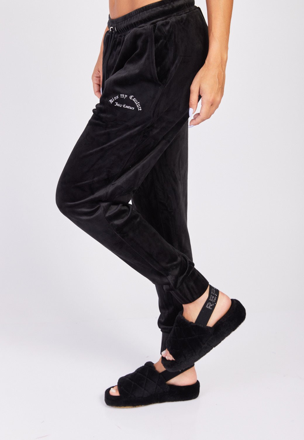 מכנסי טרנינג קטיפה עם לוגו נשים - Juicy Couture