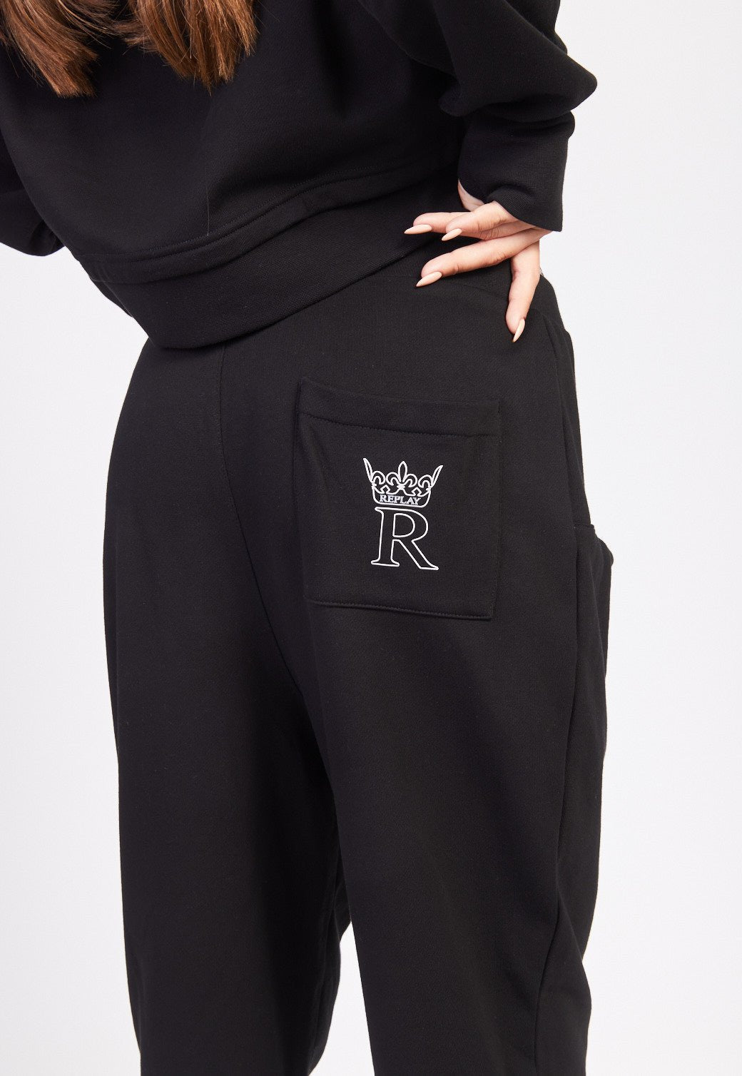 מכנסי טרנינג לוגו סטריפ נשים - Replay