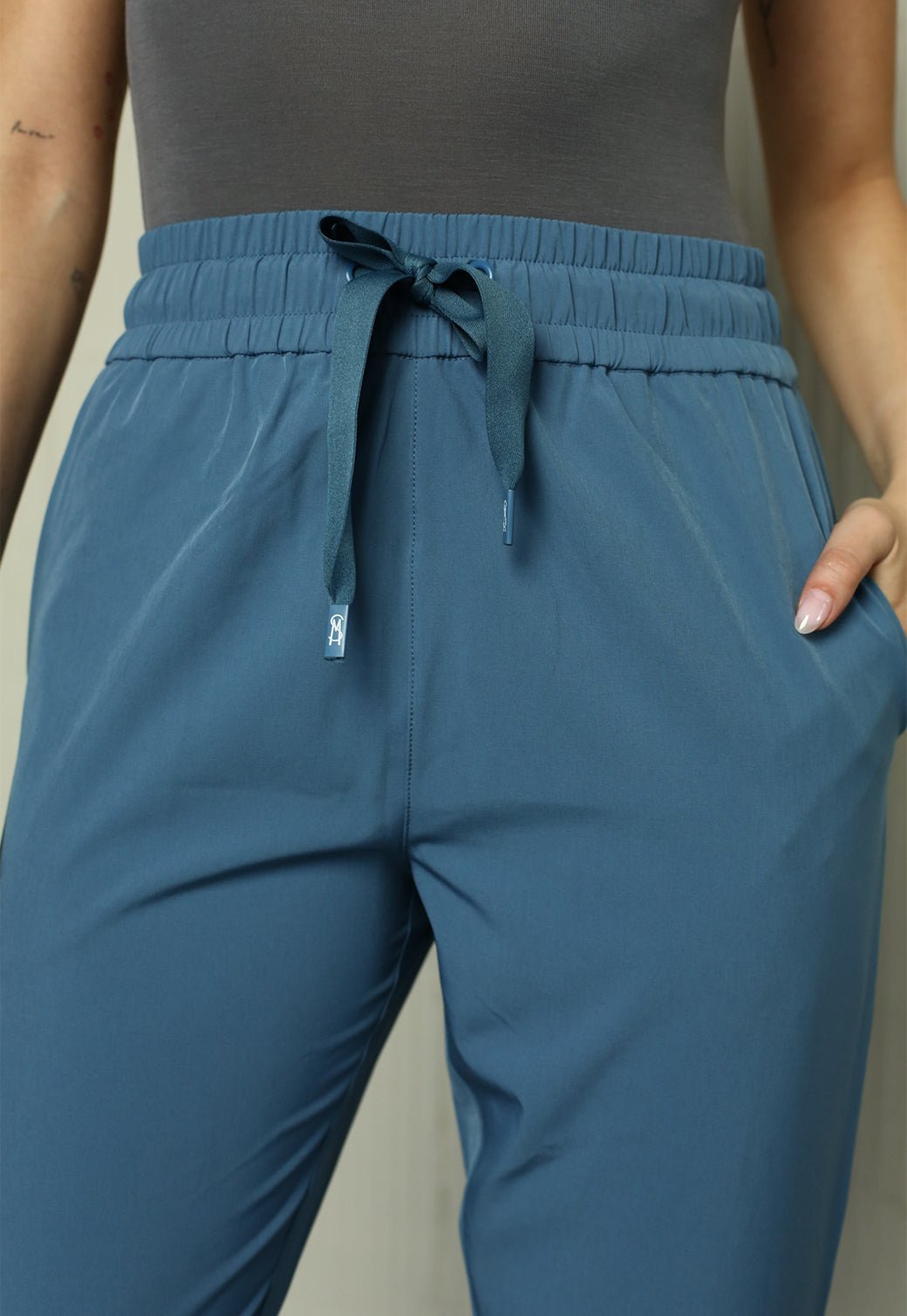 מכנסיים ארוכים לנשים OZZY בכחול - Steve Madden