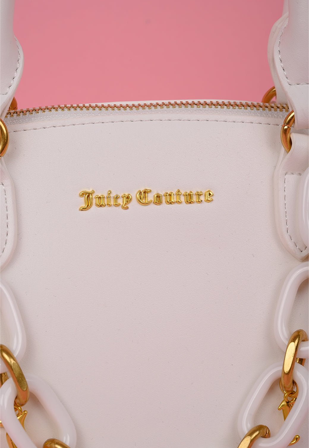 תיק קרוסבודי עם שרשרת ולוגו תלוי - Juicy Couture