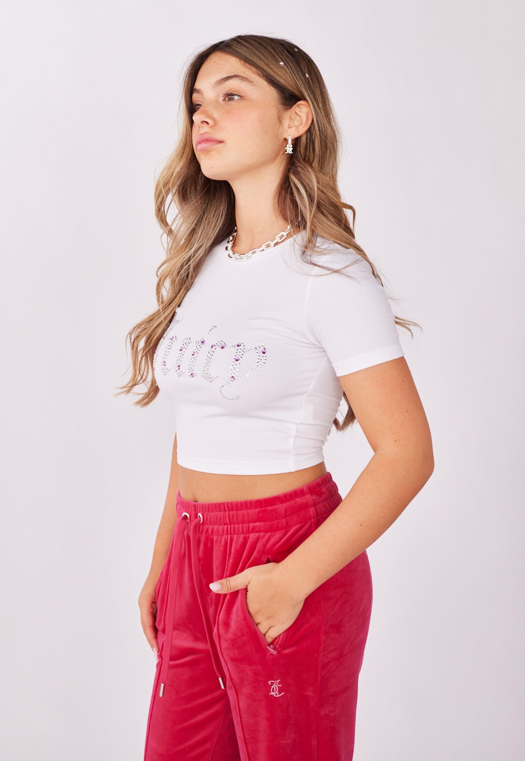 חולצת קרופ עם לוגו אבנים נשים - Juicy Couture