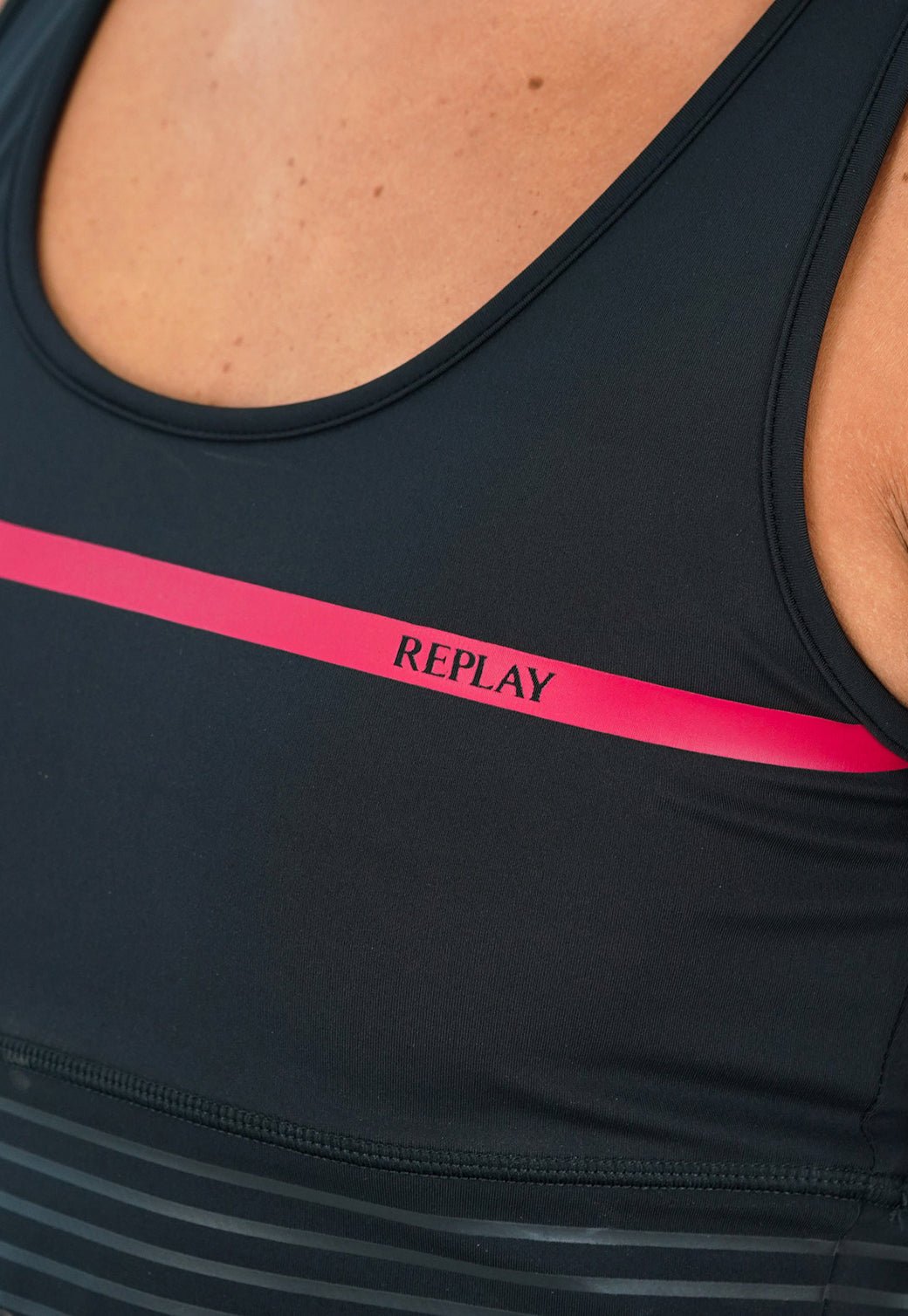 חזיית ספורט פס עם לוגו קטן נשים - Replay
